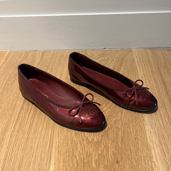Chanel Patent Leather Ballet Flats Burgundy-Red - Picture 3 of 9